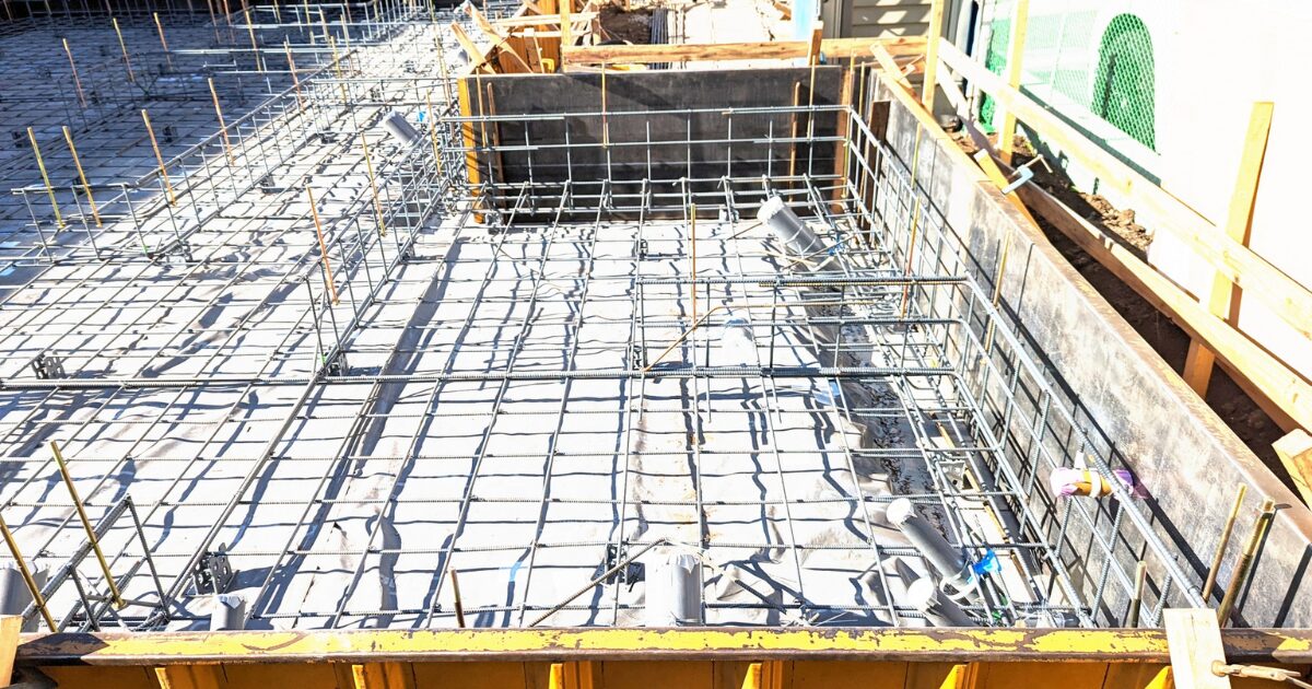 鉄筋コンクリートの強度を徹底解説！18N・21N・24Nの違いと耐用年数のアイキャッチ画像です。