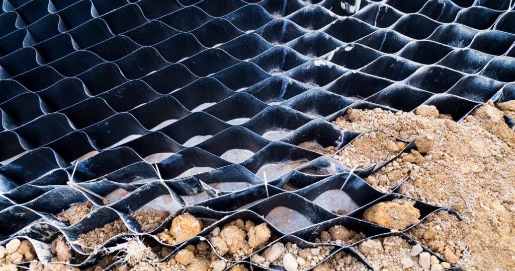 和歌山・近畿エリアで法面保護資材を扱う販売業者を紹介｜特長と選び方のポイントを解説のアイキャッチ画像です。