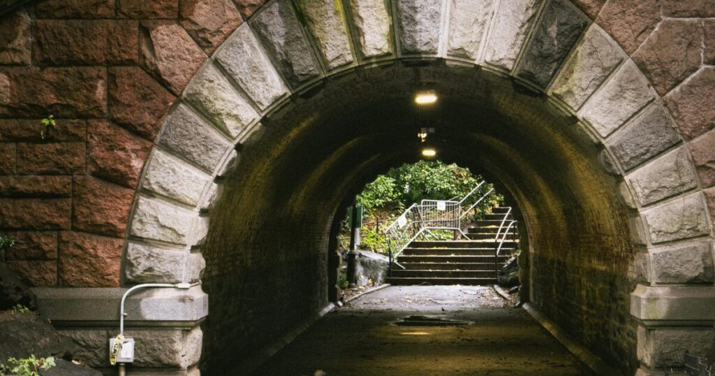 和歌山でアーチカルバートを扱う販売業者を比較｜特徴・対応力・選び方を徹底解説のアイキャッチ画像です。