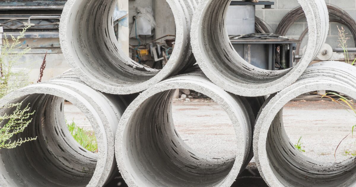 パイプカルバートとは？構造・用途・ボックスカルバートとの違いを解説のアイキャッチ画像です。