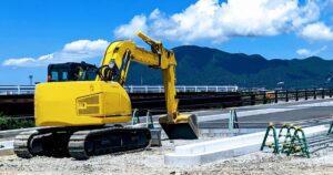 公共工事における資材の仕入れ方法｜承認手続きと納期管理の基本を解説のアイキャッチ画像です。